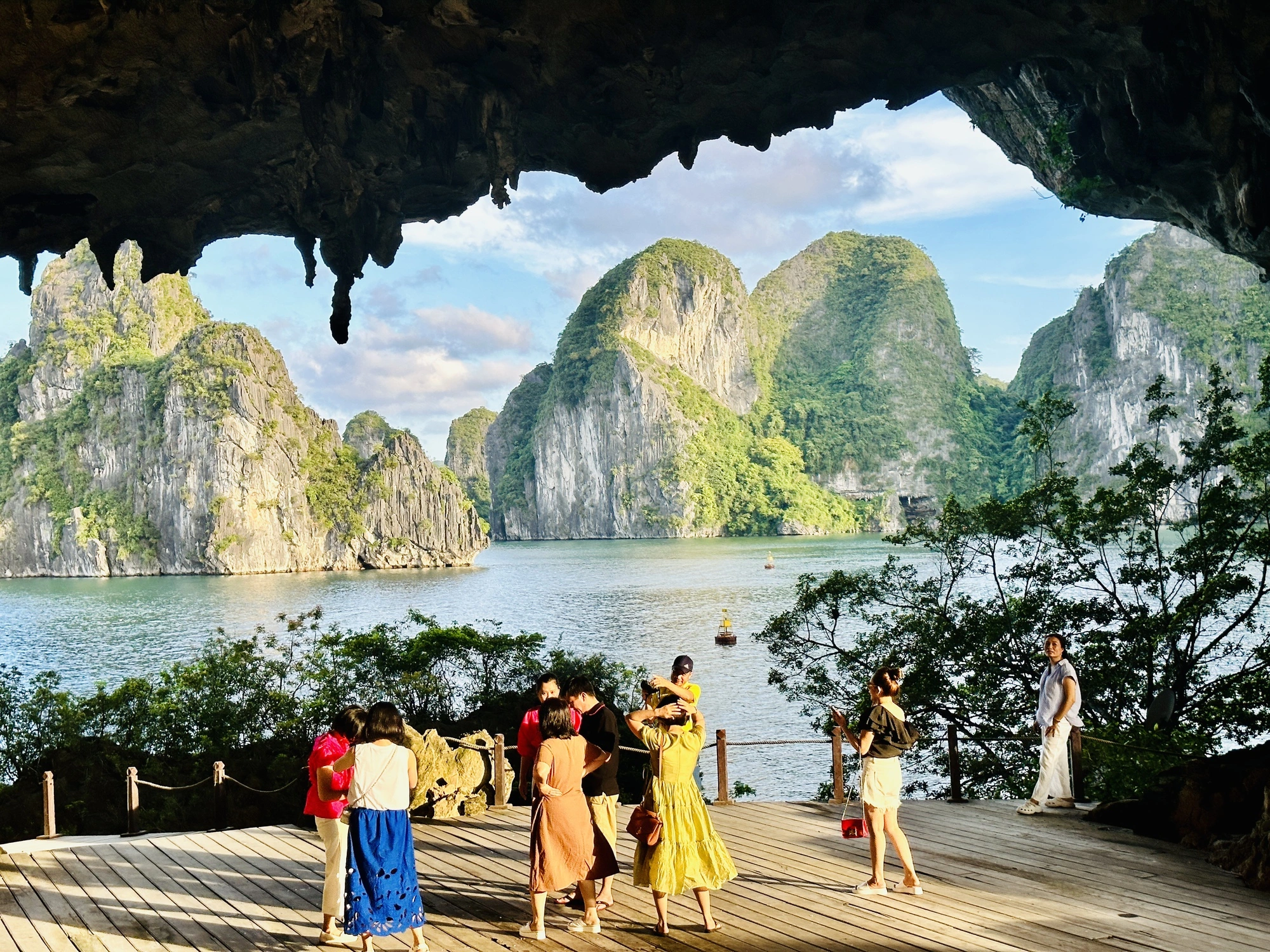 Vịnh Hạ Long là di sản thiên nhiên thế giới